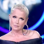 Jojo recebe troféu no “Prêmio Mulheres de Valor” pela contribuição e impacto na comunidade