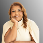 O resgate da identidade: a trajetória da dra. Andréa Strauch no  rejuvenescimento facial